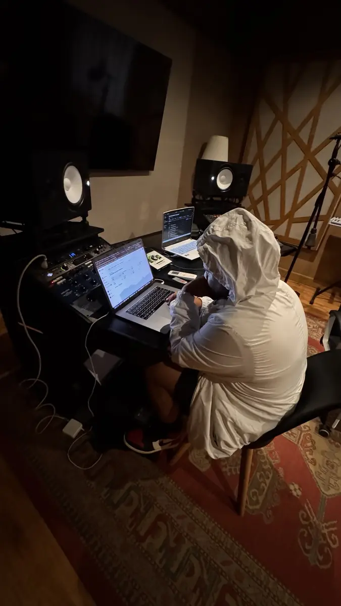 Sesión de trabajo en el estudio de grabación